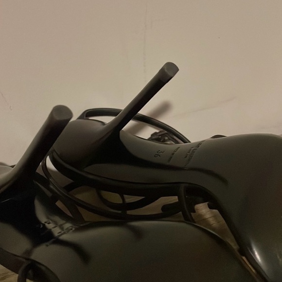 YSL Cassandra Sandal - Picture 6 of 7